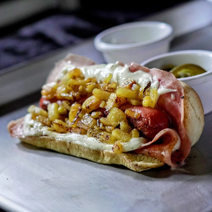 [Imagen de Hot Dog Hawaiano]